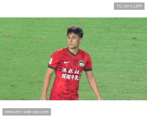 山东泰山阿卜杜肉苏力远射破门，全场欢呼：激情再现绿茵场