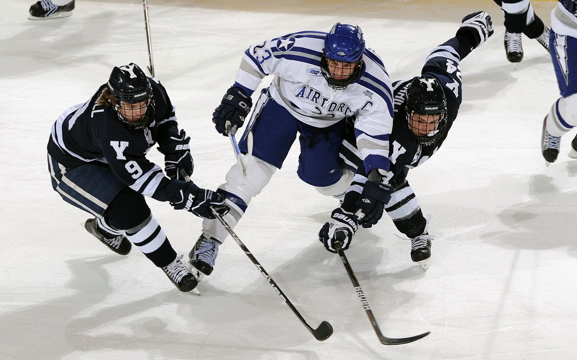 新赛季五大联赛防守最稳固球队盘点，五大联赛赛季最佳阵容