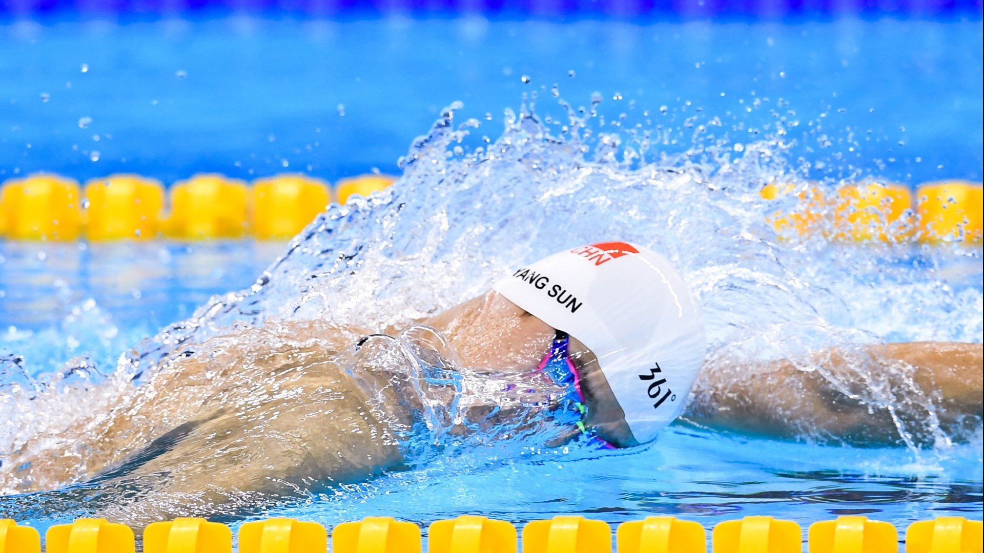 陈芋汐决赛夺冠背后的努力故事,陈芋汐赛后采访哭了视频